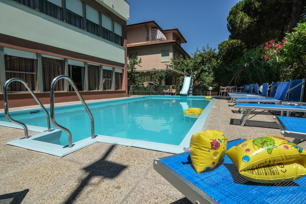 Hotel Zani Cervia Exterior photo